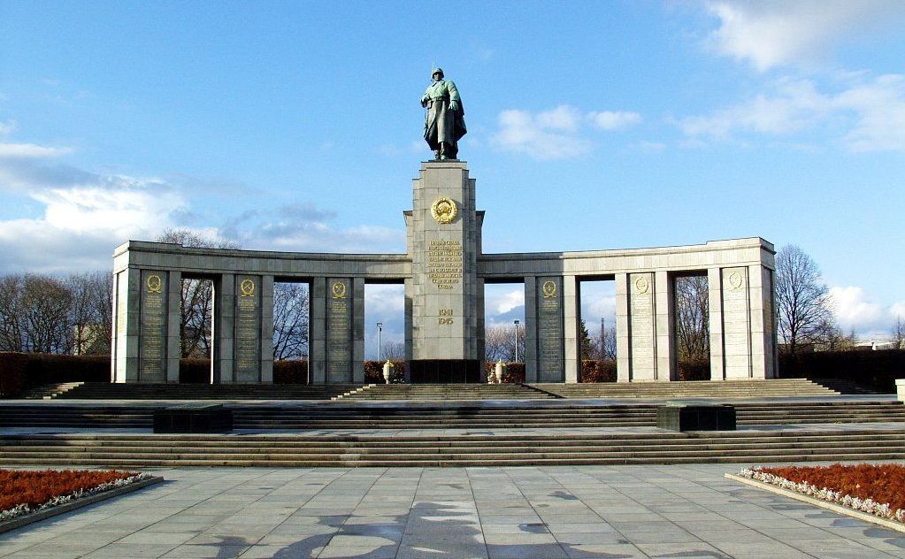 Мемориал Русскому Воину в Берлине